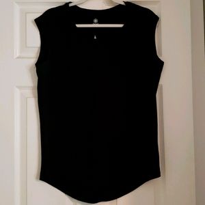 Gaiam sleeveless black shirt